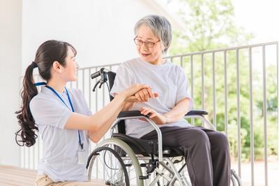 株式会社スマイルパーム 東京都荒川区の訪問介護/定期巡回の求人画像