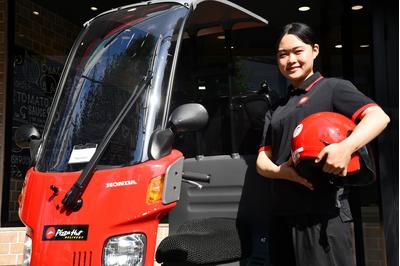 日本ピザハット株式会社 8640 ピザハット立川店の求人画像