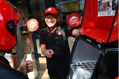 日本ピザハット株式会社 1520 ピザハット武蔵小山店の求人画像