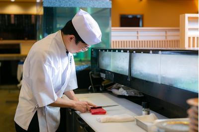 活魚廻転寿し 水天 小池原店の求人画像